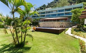 Conforto à beira mar! Apartamento com vista para o mar.